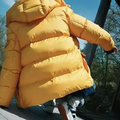 羽绒服怎么穿效果最好 (羽绒服穿着要什么样才叫做刚合适)