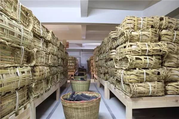 普洱茶紧压技术有哪些特点,普洱茶生茶紧压茶好坏之分