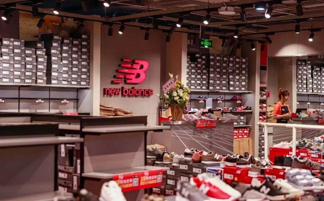 60块钱买的阿迪达斯黑贝壳,60块买的耐克