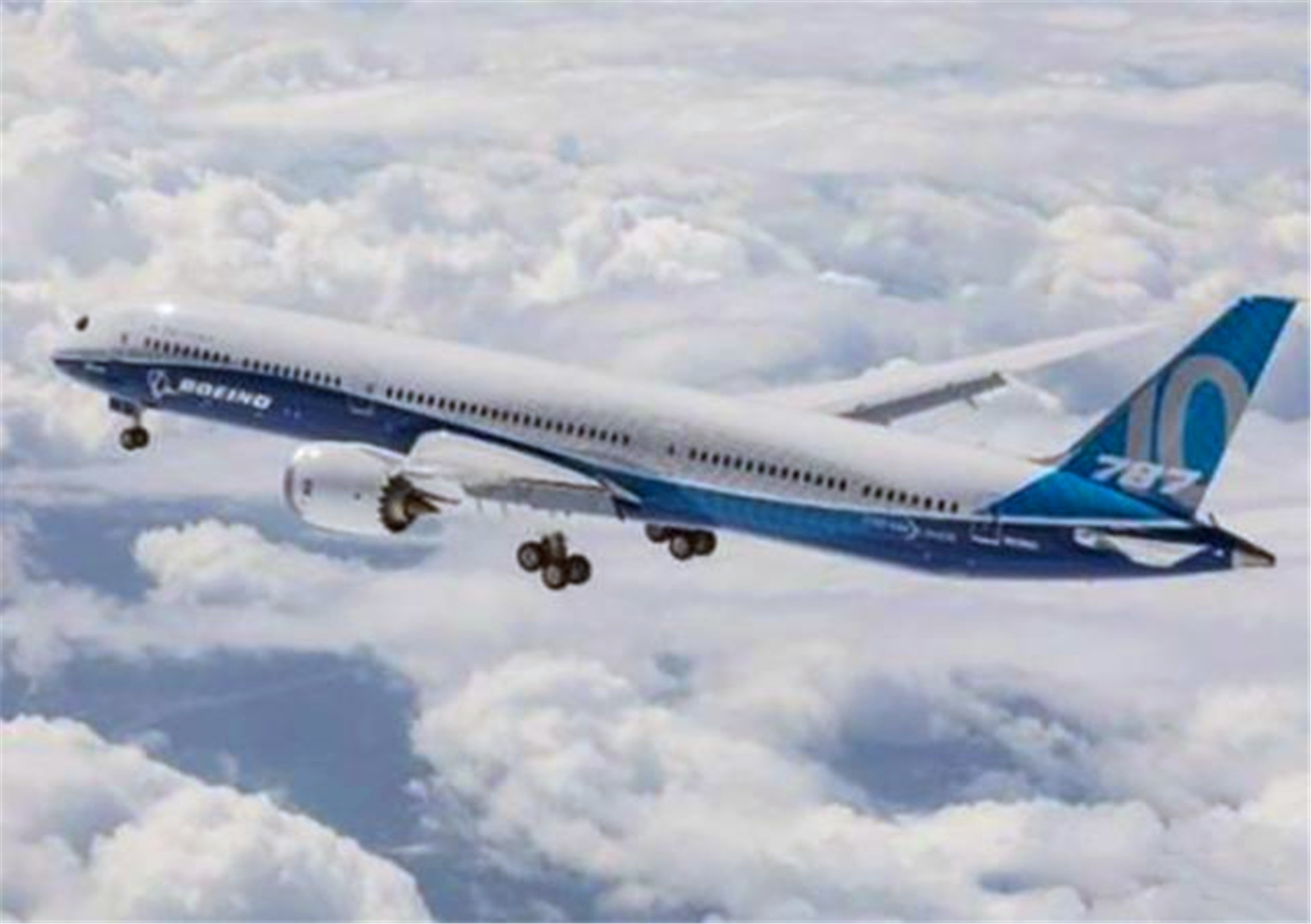 小伙花25万买一张无限制机票,男子花25万无限次机票