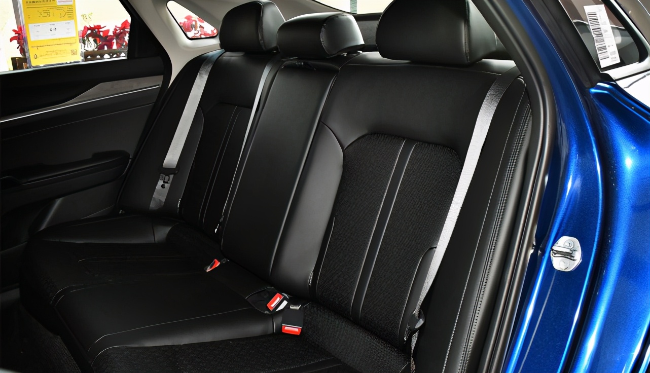 16万的起亚k5,16款起亚k51.6t11万公里