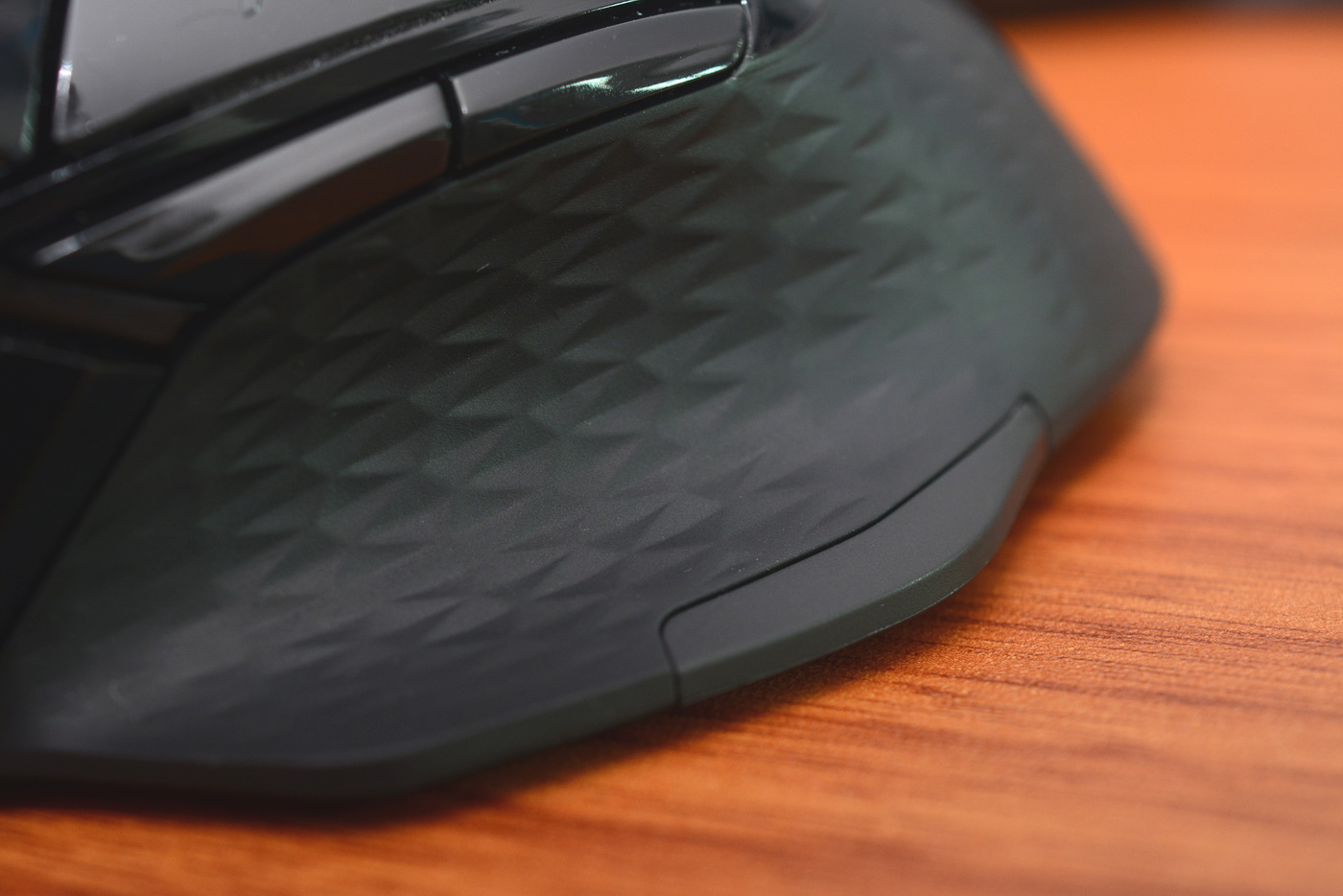 雷柏vt30幻彩rgb游戏鼠标 (雷柏vt300srgb鼠标)