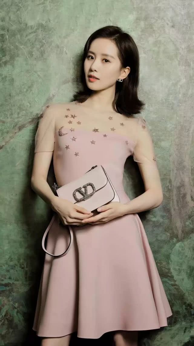 2020年流行什么包包女款,最百搭不过时的包包款式