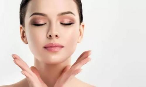 瘦脸小妙招三天瘦成巴掌脸,明星瘦脸秘籍你也可以是巴掌脸