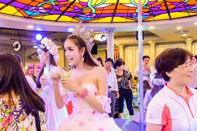 泰国“人妖”为何要服用避孕药?假人妖?揭秘“她们”背后的心酸