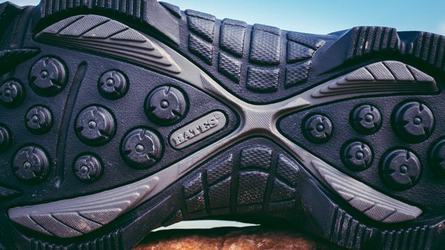 户外达人日常通勤穿的战术靴——体验BATESGX-4（E2266）战术靴