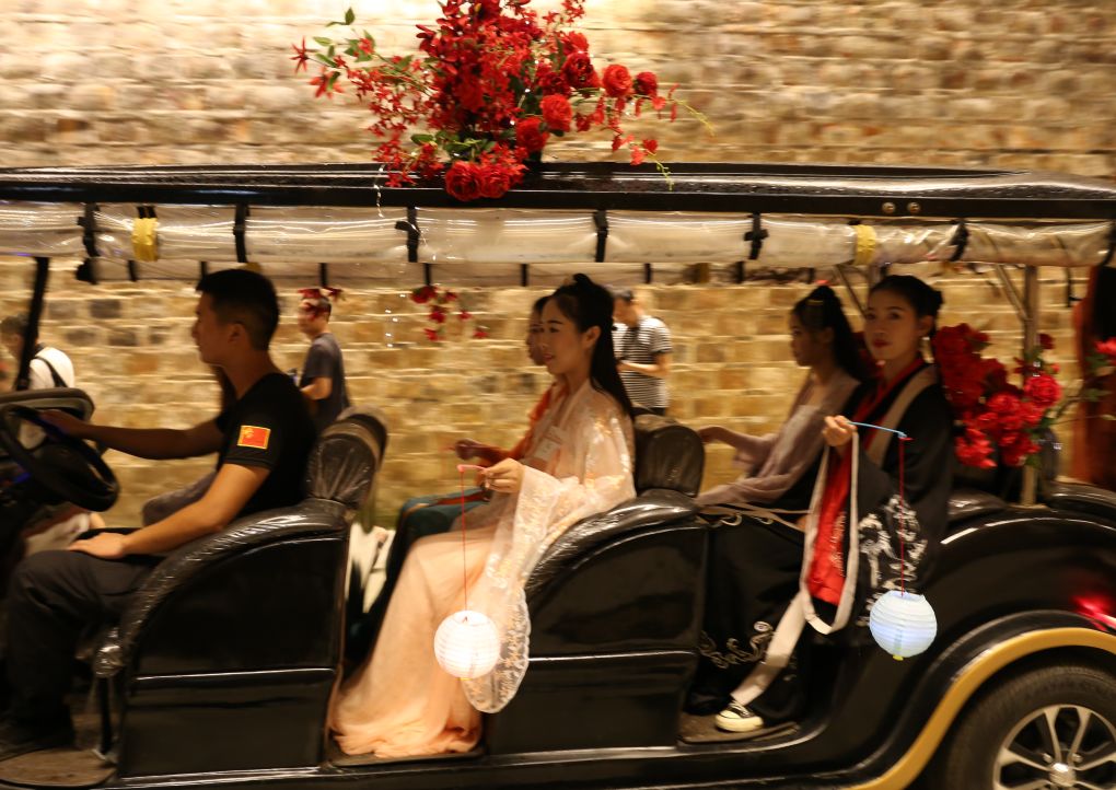 万载古城七夕直播,《七夕之夜》