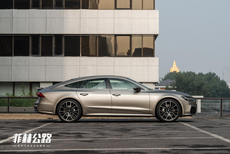 优雅的绅士全新奥迪a7海外实拍,新一代奥迪a7试驾