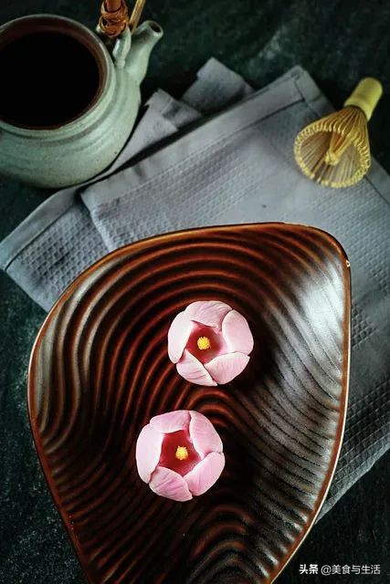 这道日式小甜点是穿越千年贵族的甜品，配方做法这就分享给你