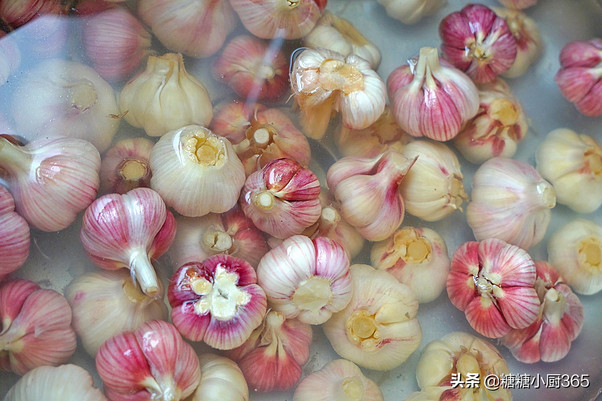 冬天糖醋蒜怎么腌比较快入味,用糖醋腌蒜比例