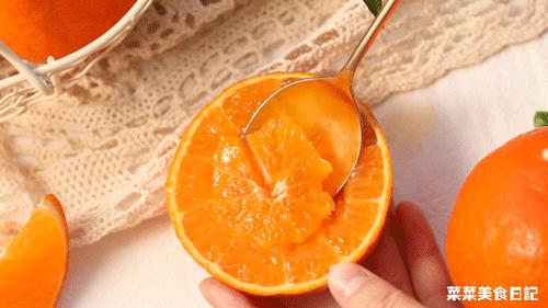 树上的草莓果冻,泰国水果树上结的果冻