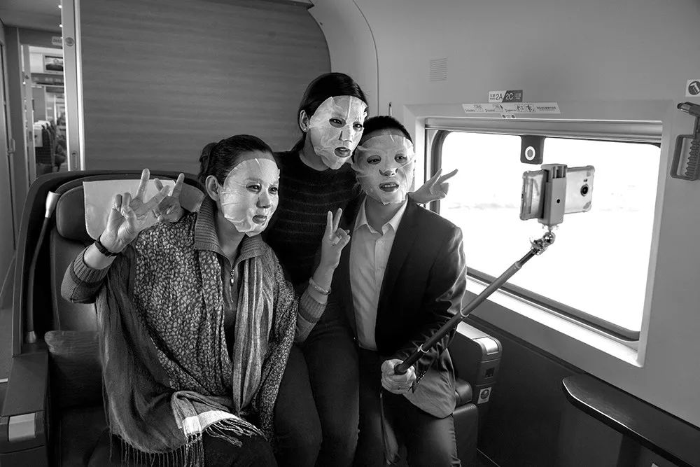 抽烟喝酒烫头完整,回忆二十几年前坐绿皮车的感觉