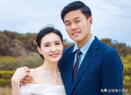 国足男足太太团,难道中国男足没有女足强吗