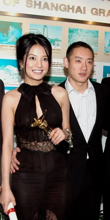 10位“浪荡”的富二代,个个换女友如换衣服,王思聪只是小萌新