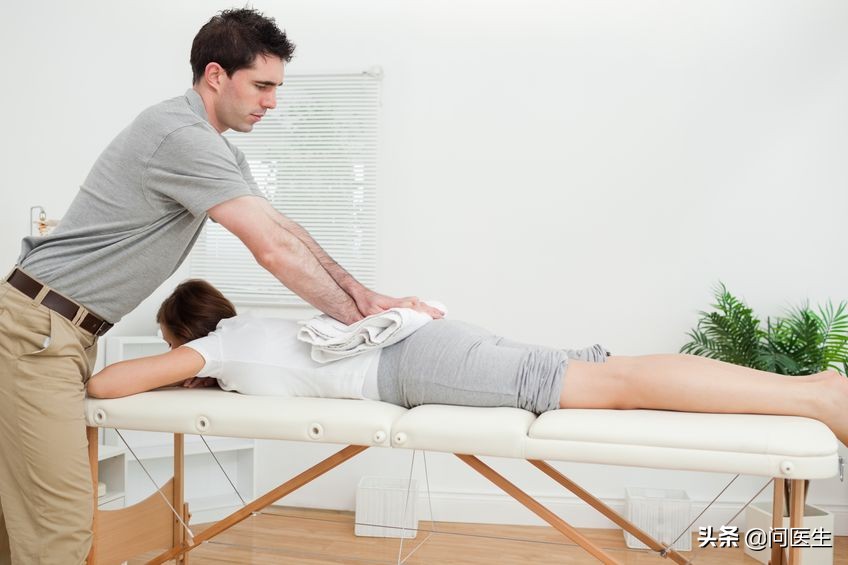 当妈带娃的辛酸,产后腰痛怎么缓解最简单的方法