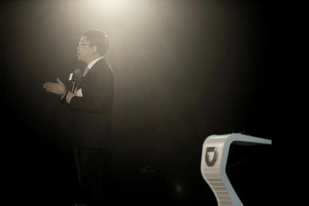 网约车司机掉手机,网约车司机可以拽出来了吗