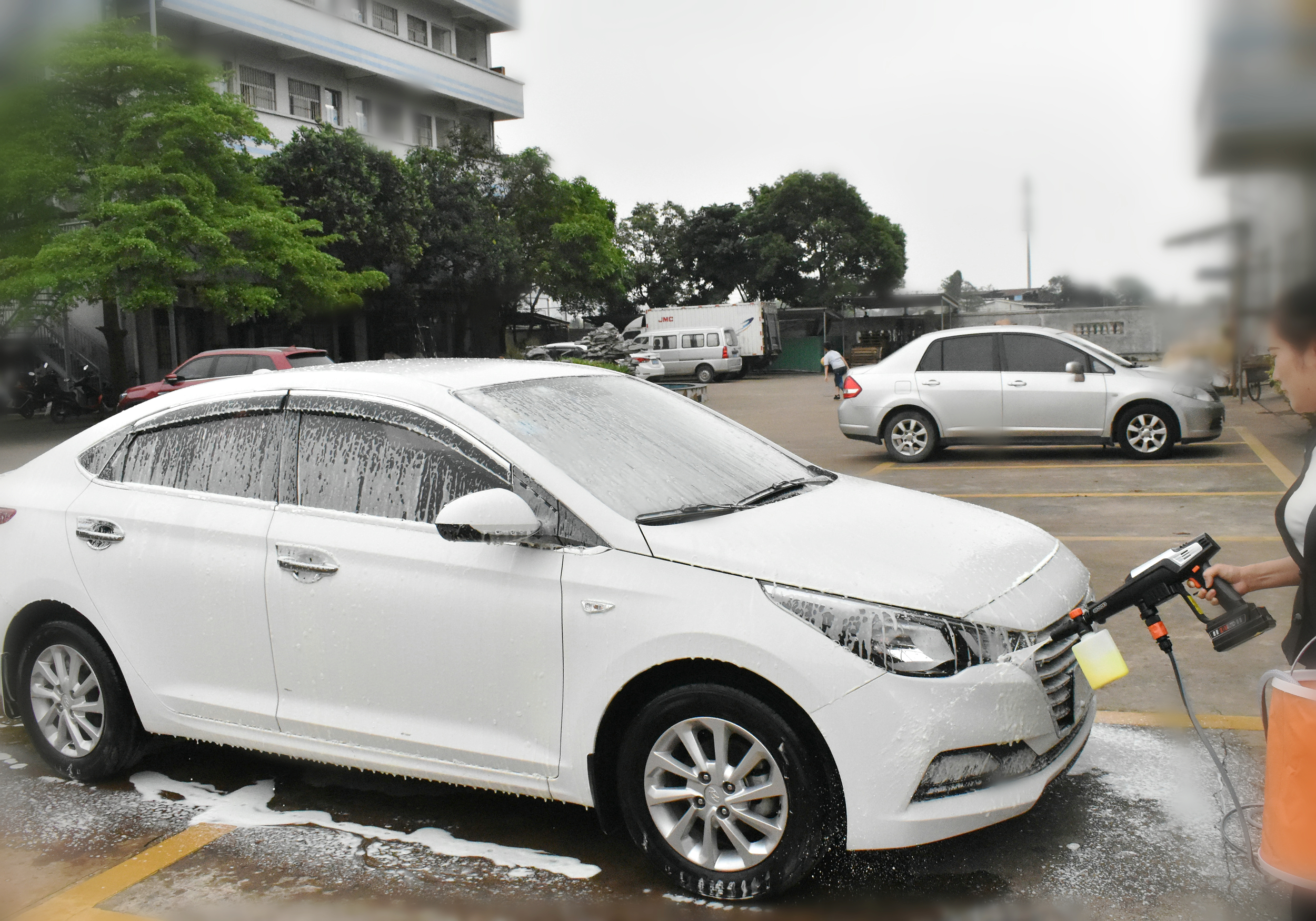 省电家用亿力锂电洗车机,亿力洗车专用水枪电池