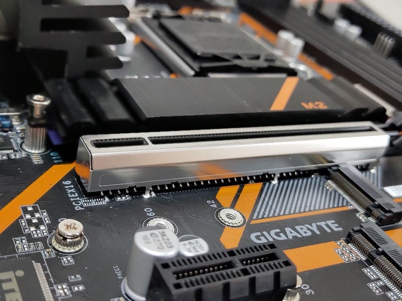 酷冷至尊q500l能否竖装显卡,显卡的竖装优缺点有哪些