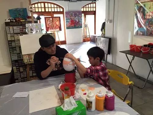 张智霖捐赠物资,张智霖回馈社会做了一辈子的好事