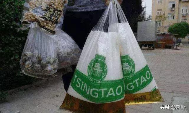 青岛本地人怎么喝青岛啤酒,青岛西海岸青岛啤酒