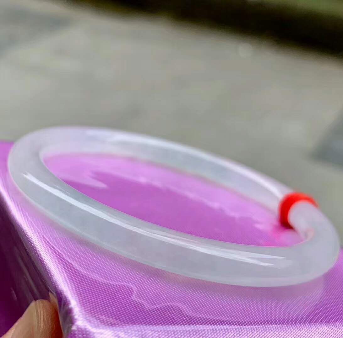 5000元糯种翡翠手镯,5000可以买到什么翡翠手镯