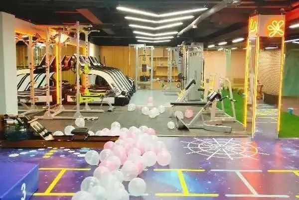 您护人民生命安全,我们愿您身体健康——成都健身机构感恩抗疫天使