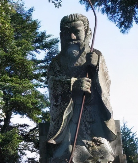 当傀儡风险也大：长文梳理日本天皇们的“被废史”