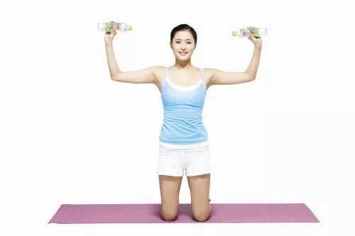 胸部下垂假体丰胸,丰胸方法拯救胸部大小