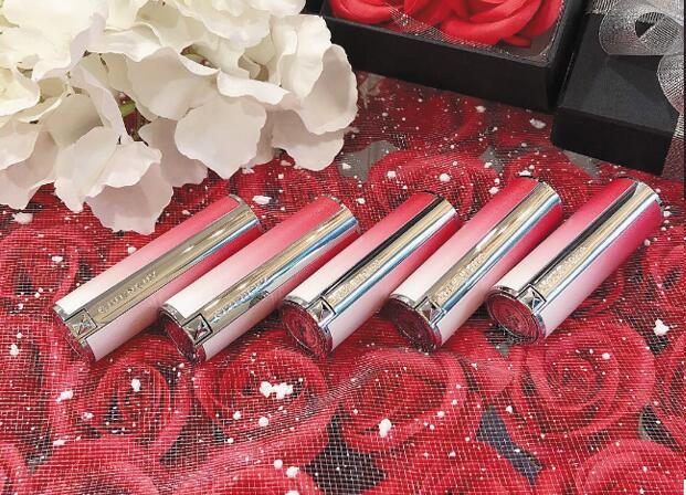 甜美系列来啦今日份美妆穿搭,2021秋冬潮流穿搭美少女