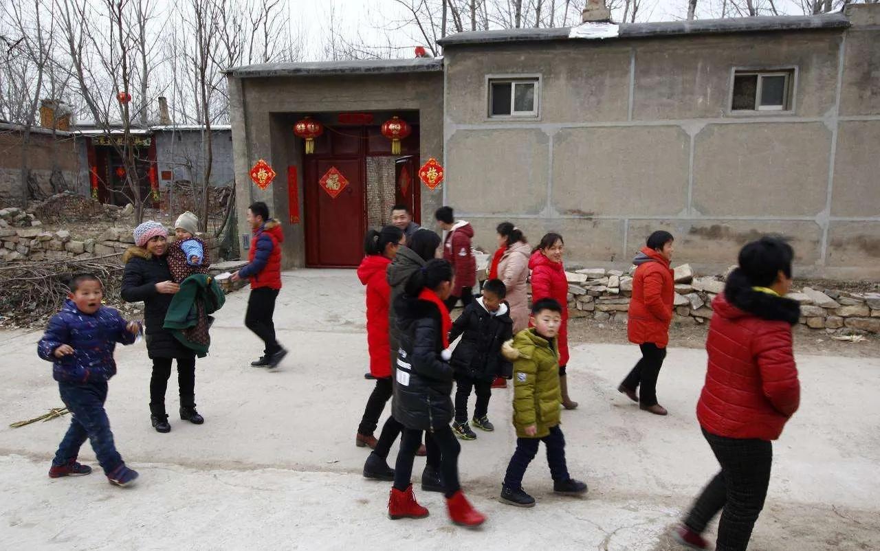 初五先迎财神再送穷神,年初五迎财神送穷神