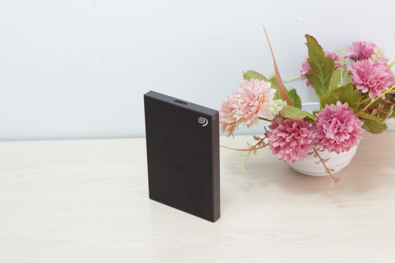 希捷银河系列企业级硬盘评测,薄如蝉翼轻如鸿毛图片