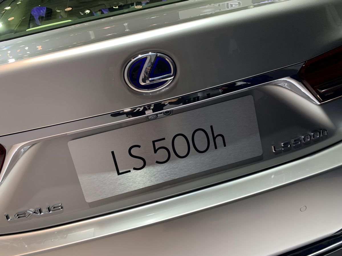 16款雷克萨斯ls顶配讲解,日系豪华雷克萨斯轿车