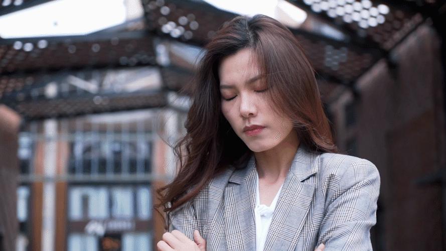 职场遇到小人说你坏话怎么办,职场遇到小人背后说你坏话怎么办