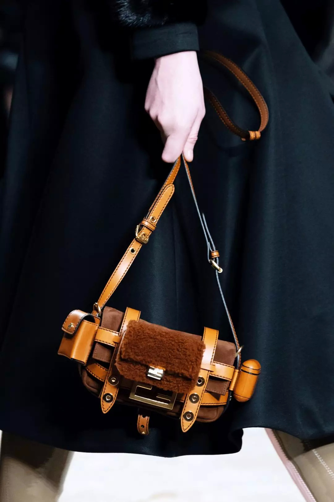 买一送一的背包,买一送一背法