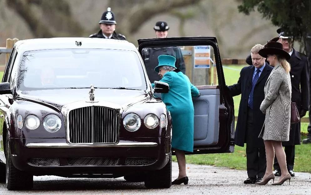 老派人眼里女明星要进入上流社会需要做什么？