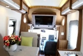 实拍小9.98万c型房车,空间最大的c型房车20万自动挡