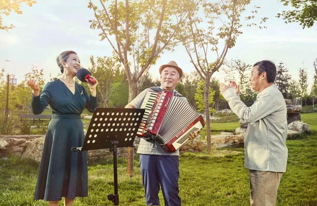 何炅唱吧小巨蛋麦克风,何炅唱吧麦克风