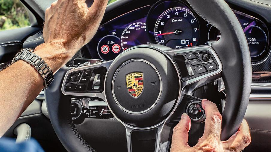 保时捷无底洞选装 (保时捷选装哪些值得买)