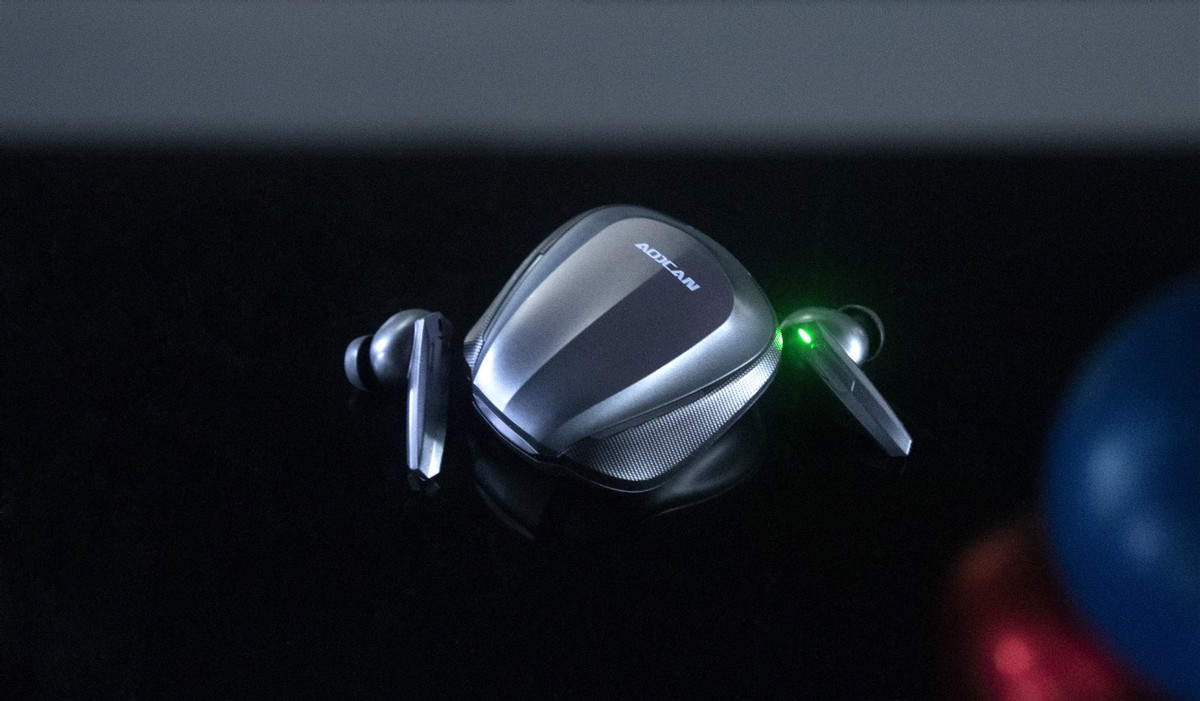 游戏玩得更爽，专业电竞芯片加持，奥恳ES07游戏耳机给你更好答案