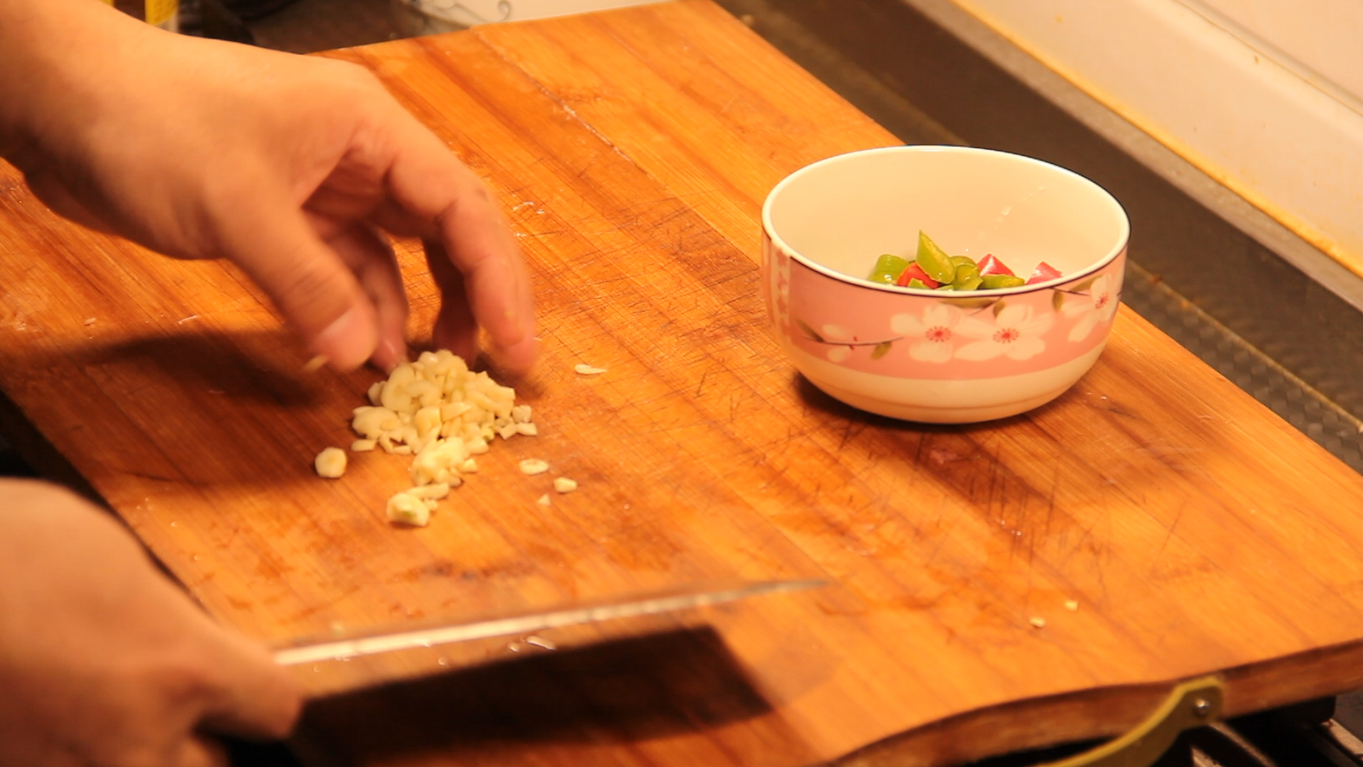 粉皮肉最简单的做法,肉末蒜焖粉皮最简单的做法