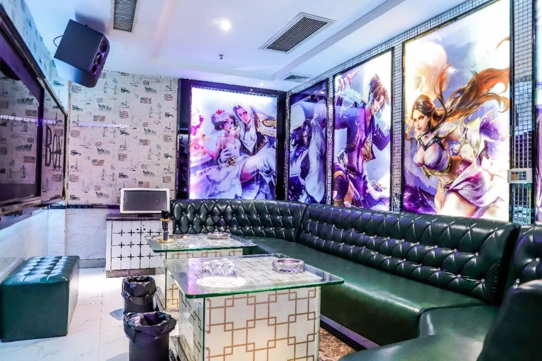 shou家自带食材的火锅店，开在KTV里，人均10+元