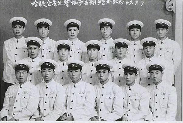 中国警服变迁的历史意义,警服变迁可以反映出什么