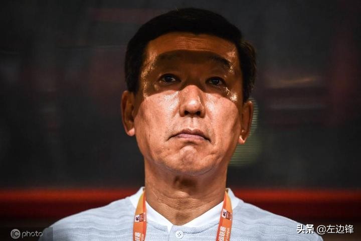 崔康熙2019足球之夜,崔康熙最佳消息鲁能