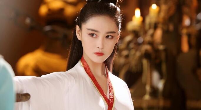 张馨予天生丽质散发着成熟的气息,张馨予宝藏女明星