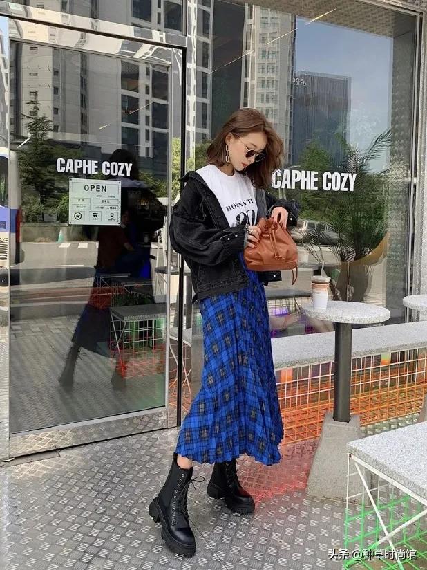 雾霾蓝和克莱因蓝哪个显白,宝蓝跟克莱因蓝哪个显白