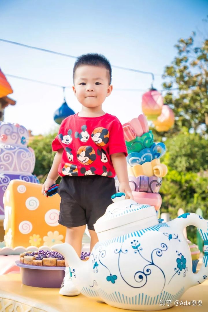 独自带2岁的娃怒刷了10次上海迪士尼，不听我听谁？