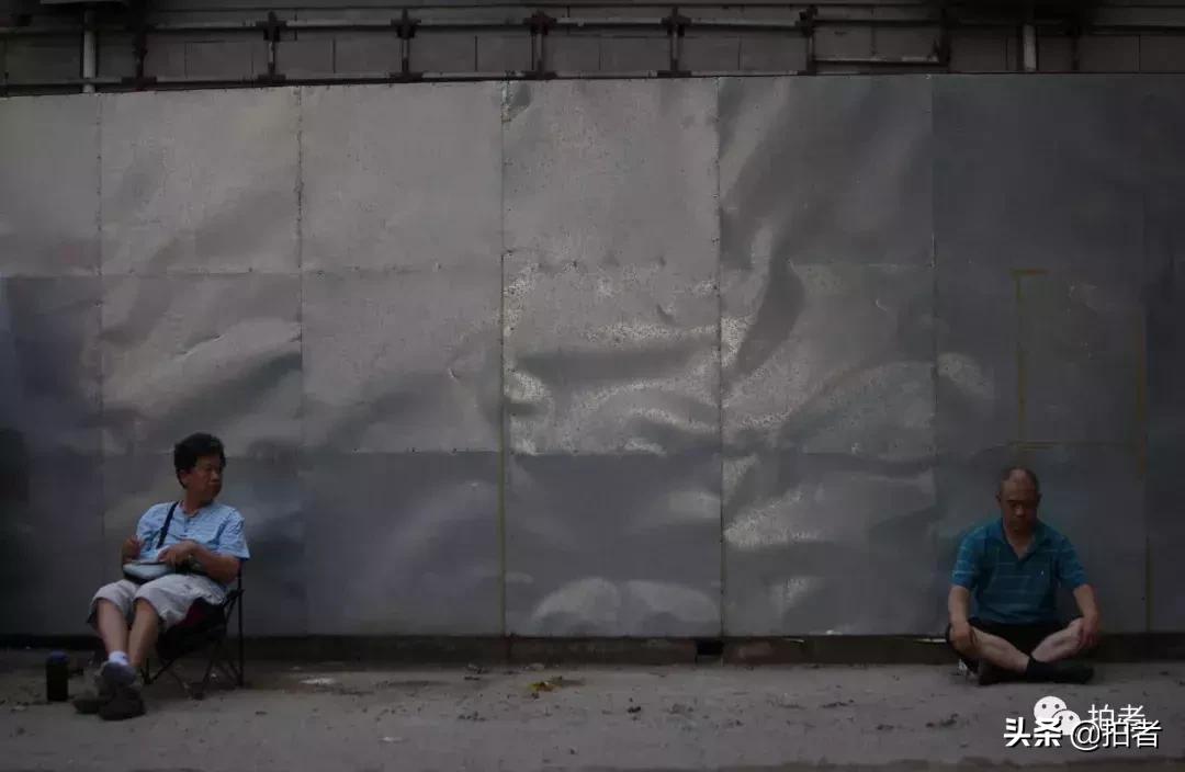 令人泪目的99张照片高考,高考家长等待图片