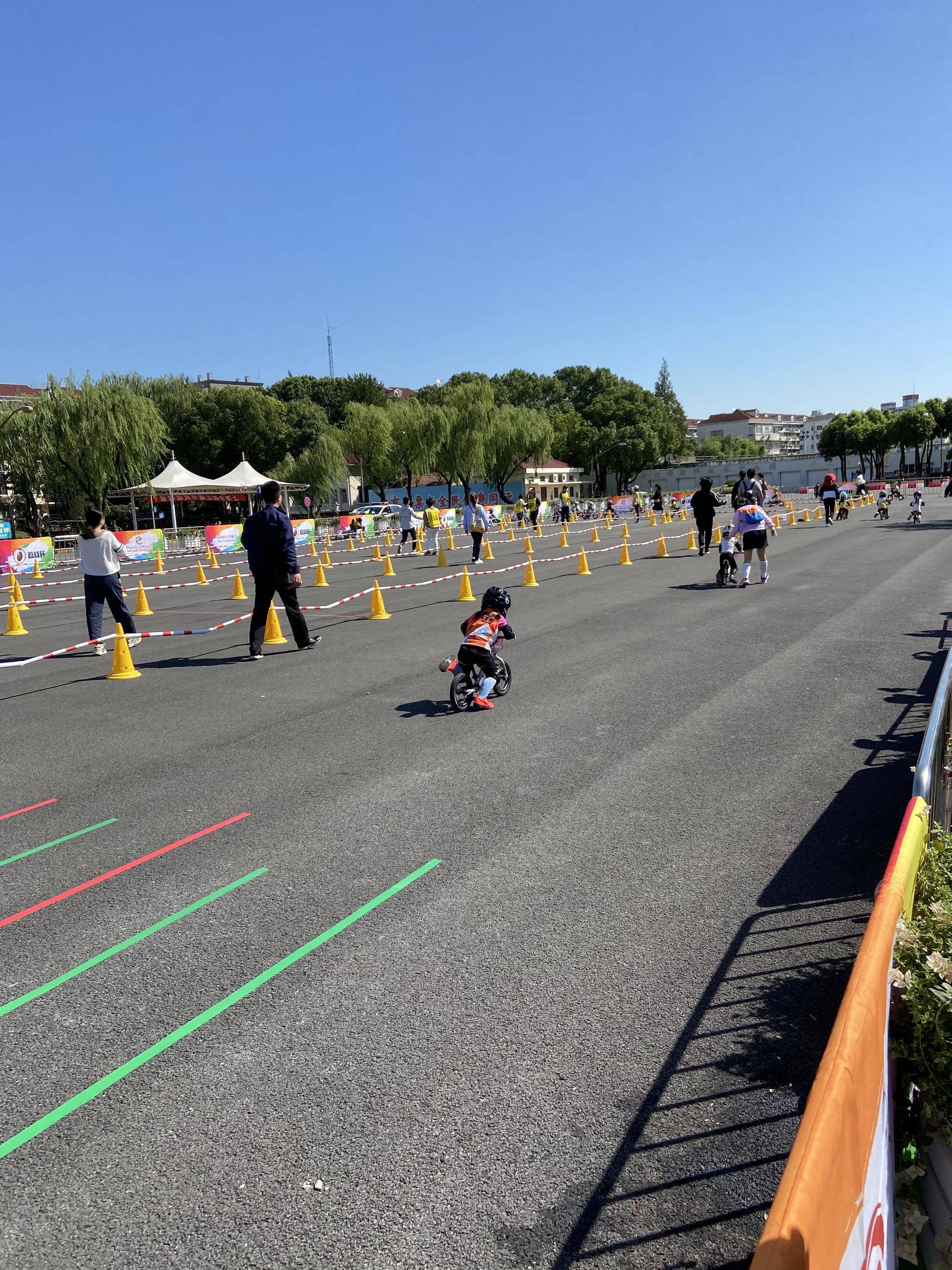 上海荔枝杯平衡车视频比赛 (荔枝杯宁波站平衡车比赛现场)