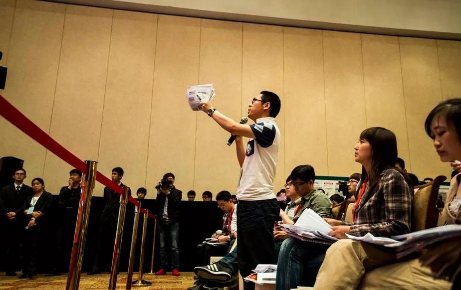 液体印钞机:瓶装水的新王和旧王