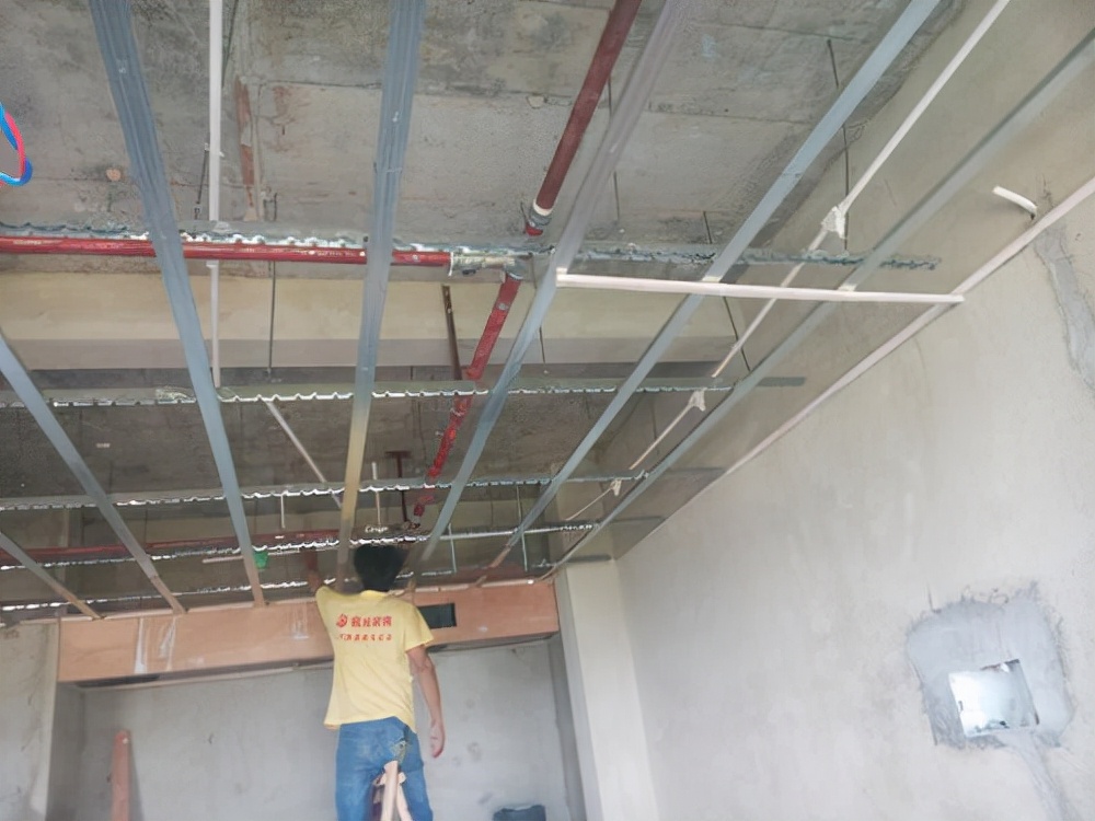 水电是走顶好还是走地好,水电走顶还是走地的区别